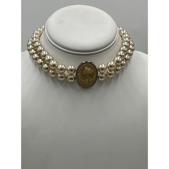 Extasia Signed Vintage Cream Faux Pearl Two Strand Yellow Shell Cameo Necklace - Picture 14 of 15